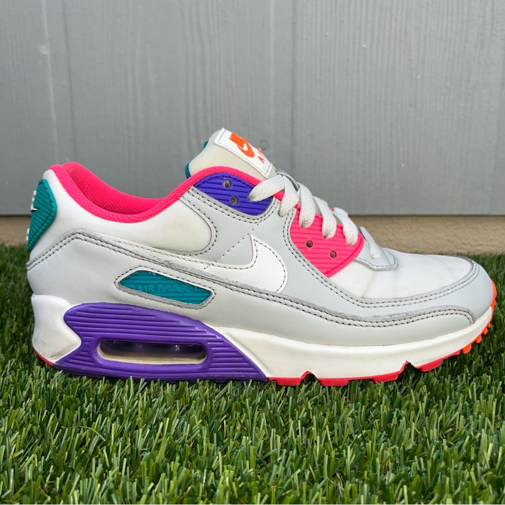 Nike Women’s Air Max 90 While Multi CZ1617-001 Size 7